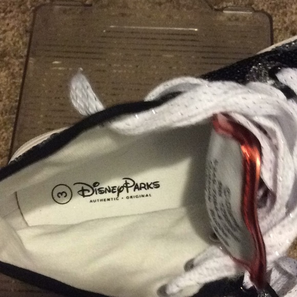 SOLD!!! NWOT Disney Minnie Shoes - Picture 6 of 8